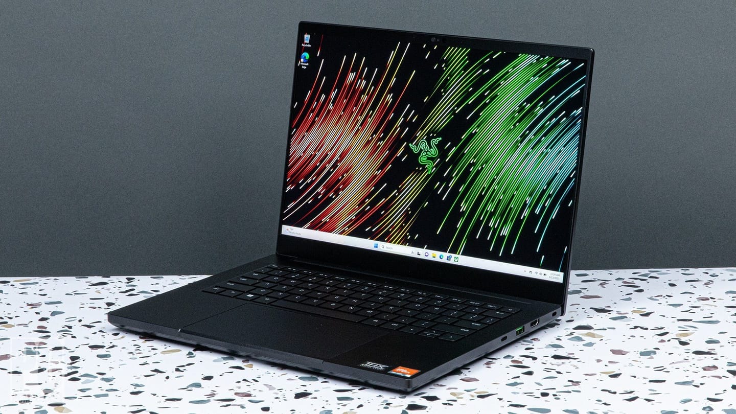 Razer Blade 16: The ULTIMATE Gaming Laptop That Actually Breaks Reality